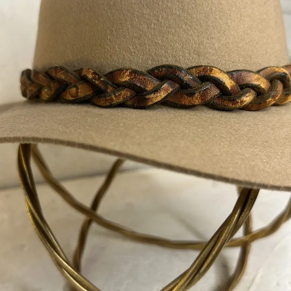 🤍🤍Vintage Wool Fedora Hat with Leather braided band🤍 - Picture 2 of 7